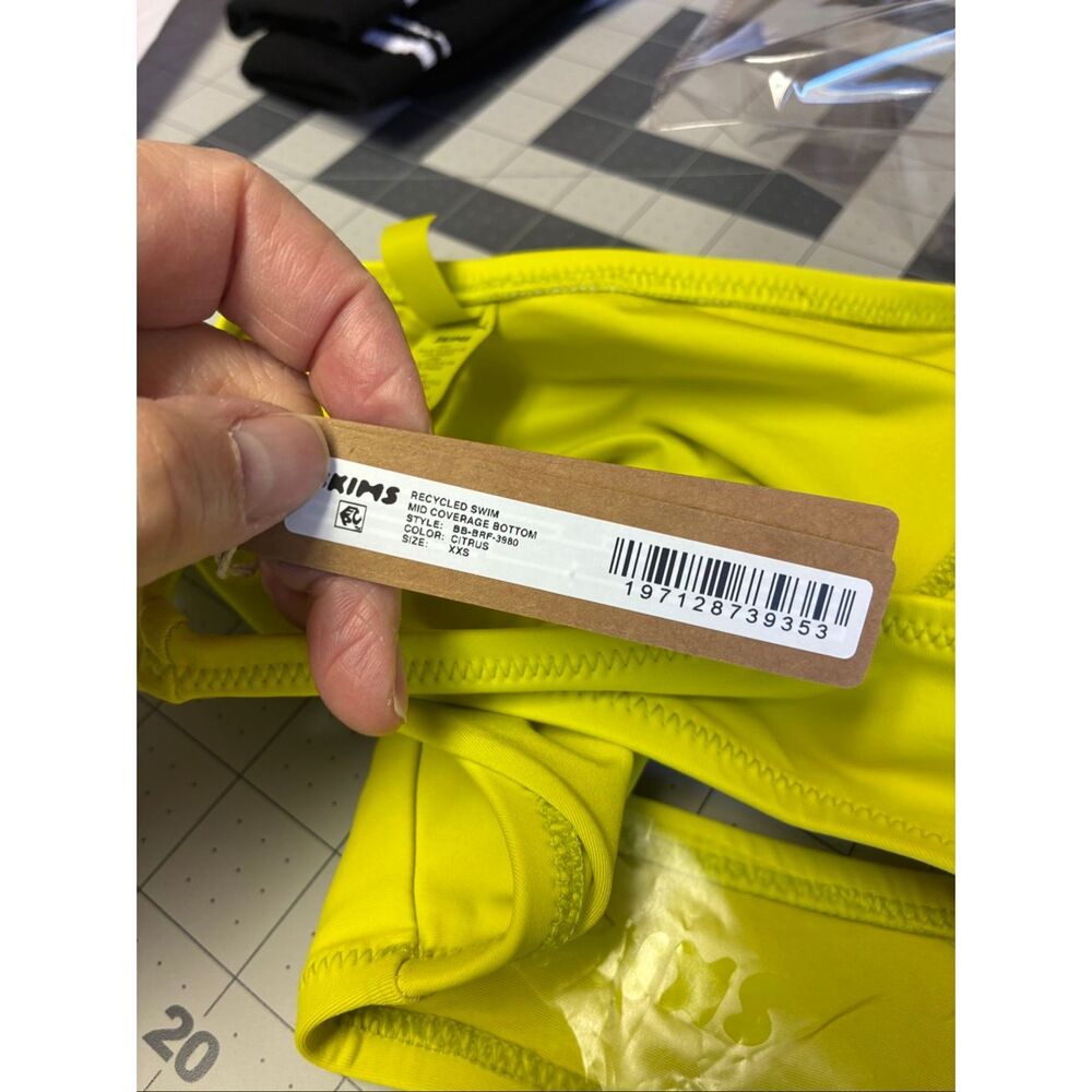 SKIMS NWT Swim Mid Coverage Bottom in Citrus Size XXS - Picture 7 of 7